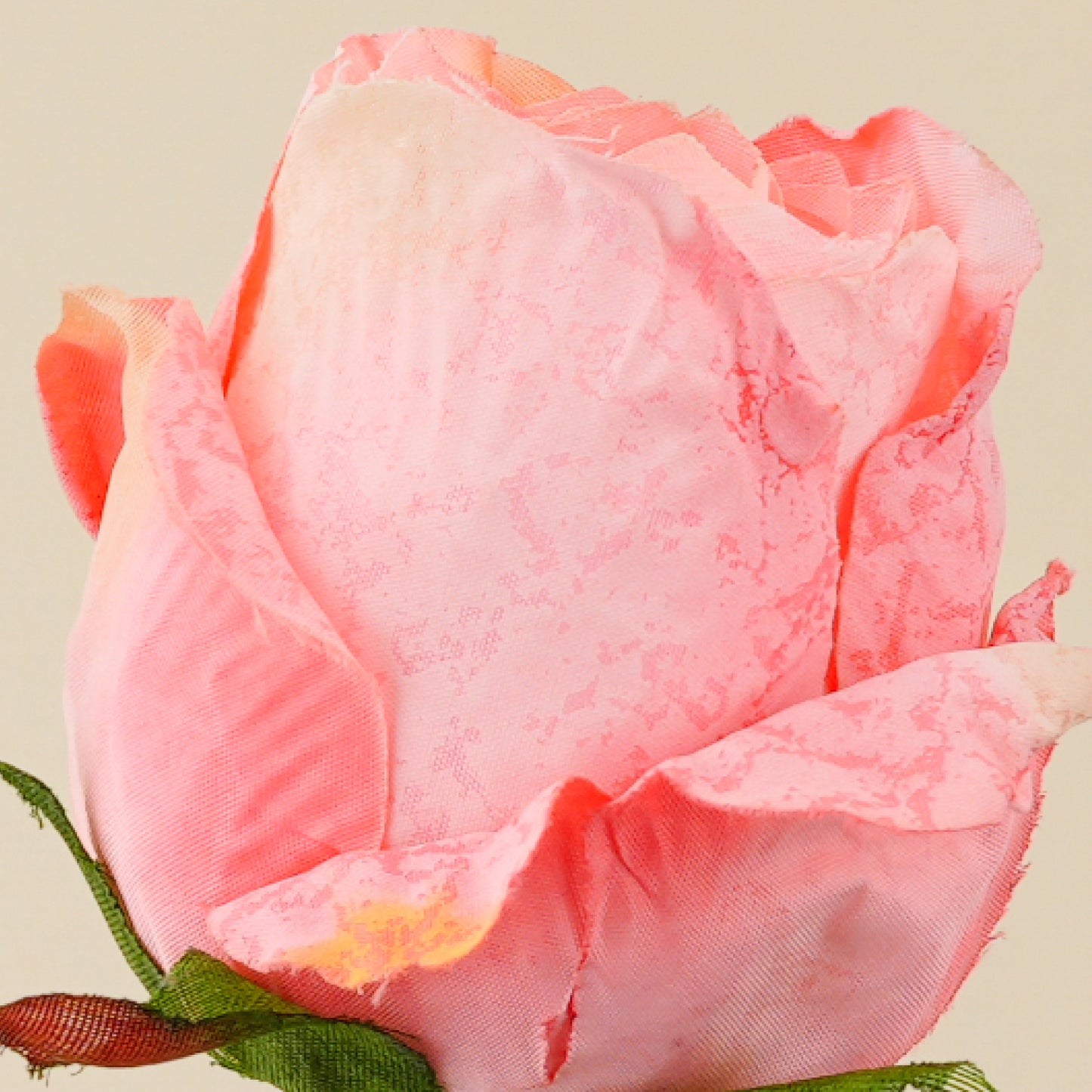 Artificial Hand-Rolled Edge Rose (Pink)