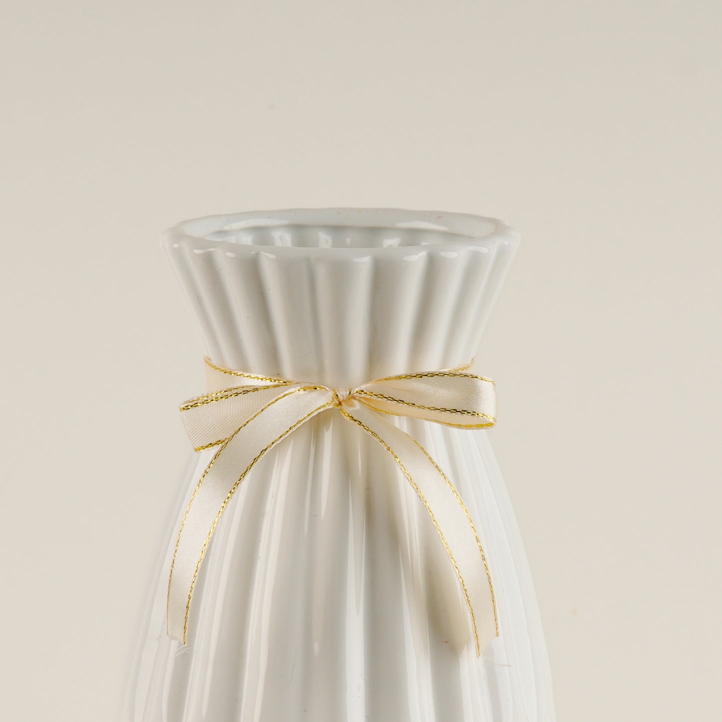 Ceramic Vase (Medium- White)